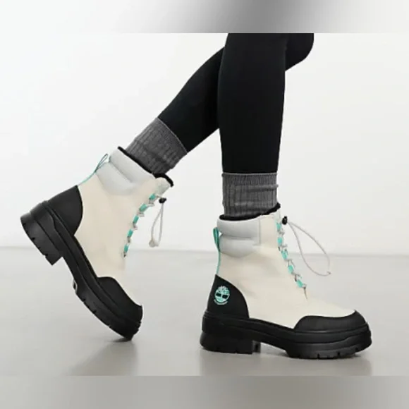 NWOT Women’s TIMBERLAND Boot 91/2 - Picture 2 of 11